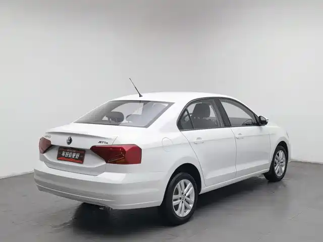 Volkswagen Jetta 2019 Dream Edition 1.4L Manual Fashion — фото 2