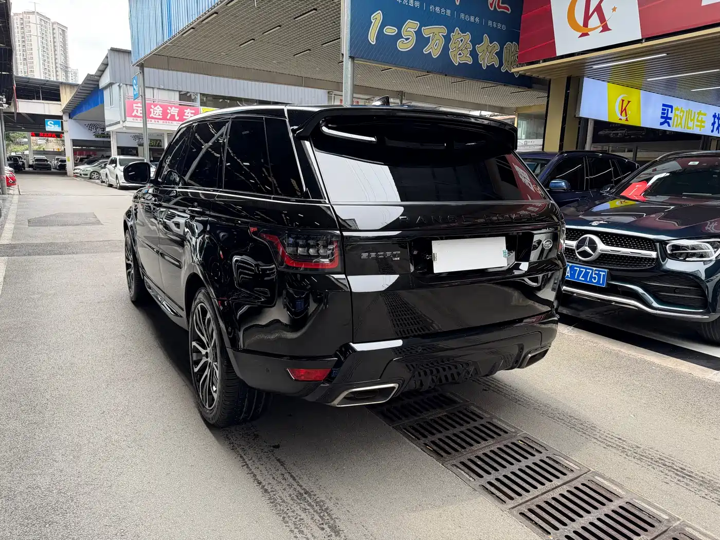 Land Rover Range Rover Sport 2021 3.0 L6 Gloss Black Edition фото 4