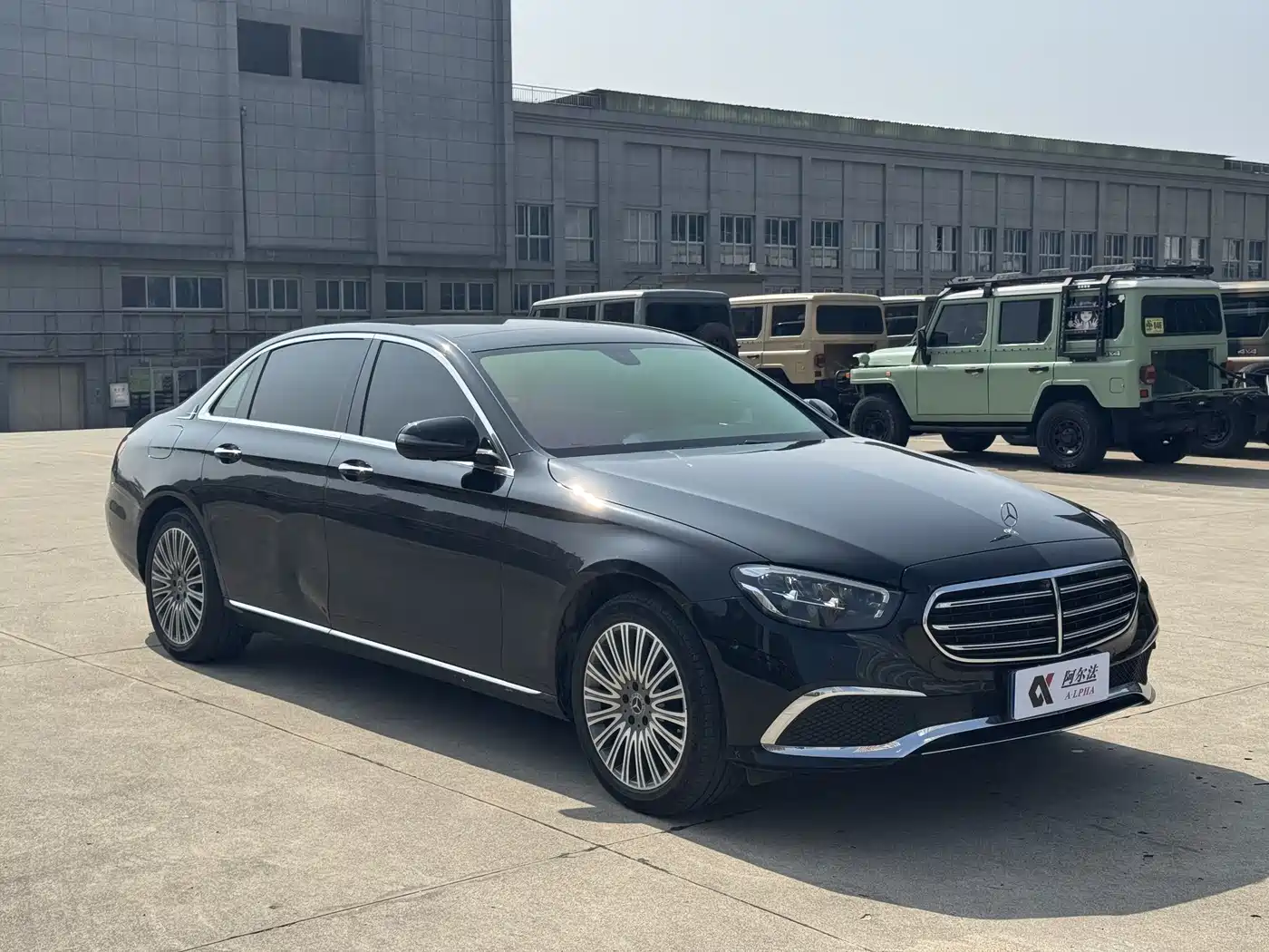 Mercedes-Benz E-Class 2023 E 300 L Luxury фото 3