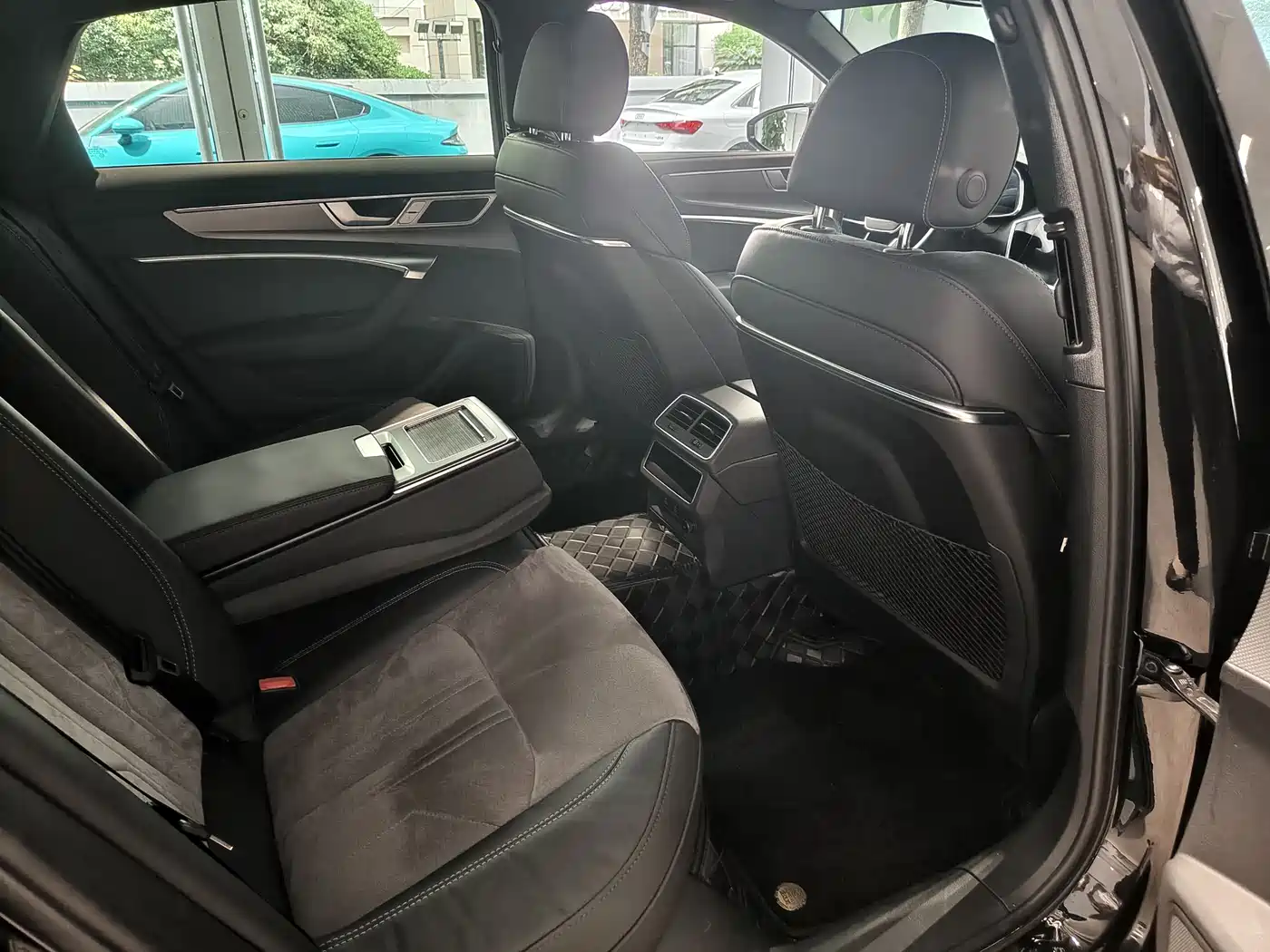 Audi A6L 2023 45 TFSI Premium Selection Dynamic фото 9