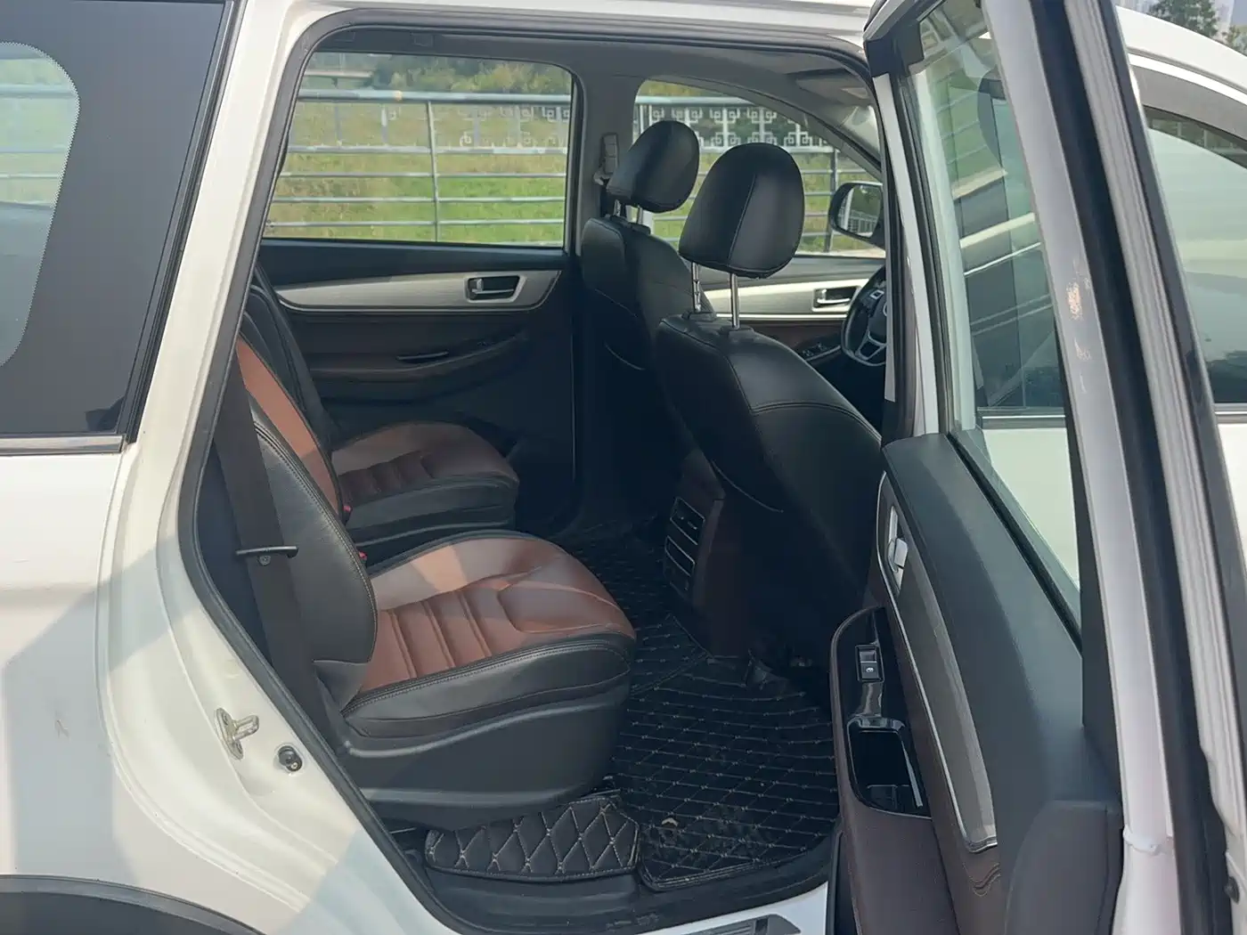 Dongfeng Fengxing Jingyi X6 2018 2017 Joy Series 1.5T Manual Luxury