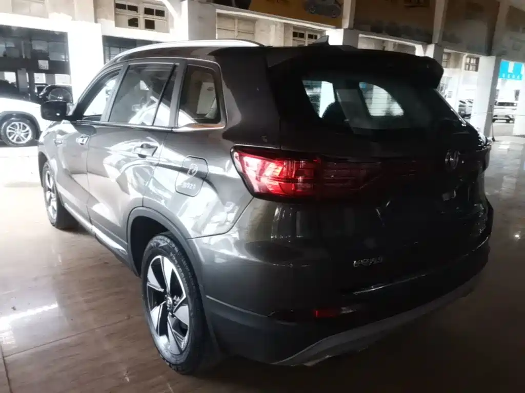Photo 5 - Changan CS75