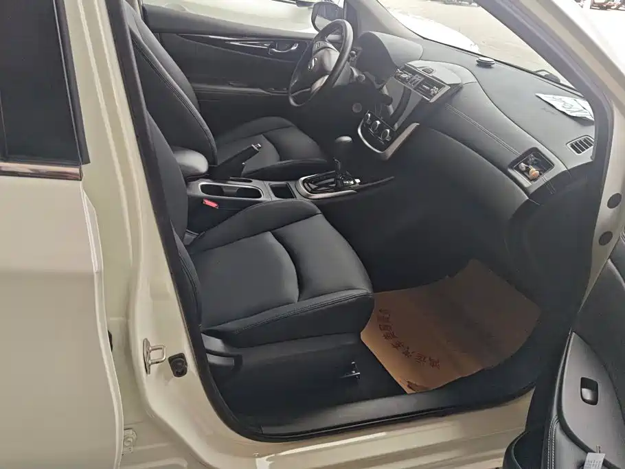 Nissan Tiida, миниатюра 8