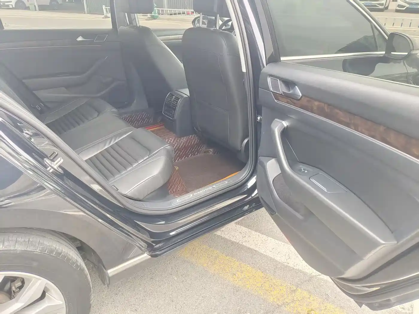 Volkswagen Magotan 2019 330TSI DSG Luxury Class China VI фото 9