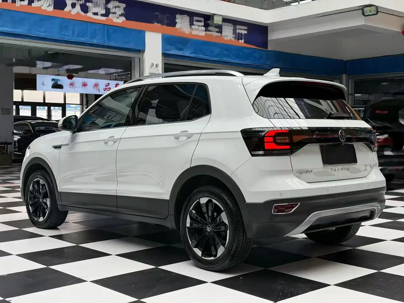 VOLKSWAGEN EXPLORING THE SHADOW