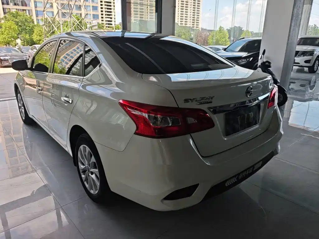 Nissan SYLPHY, миниатюра 5