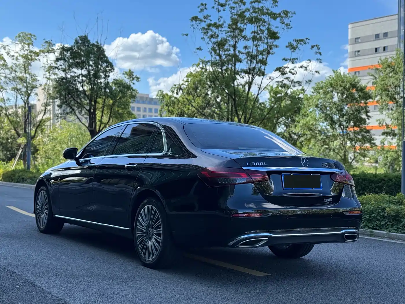 MERCEDES-BENZ E CLASS