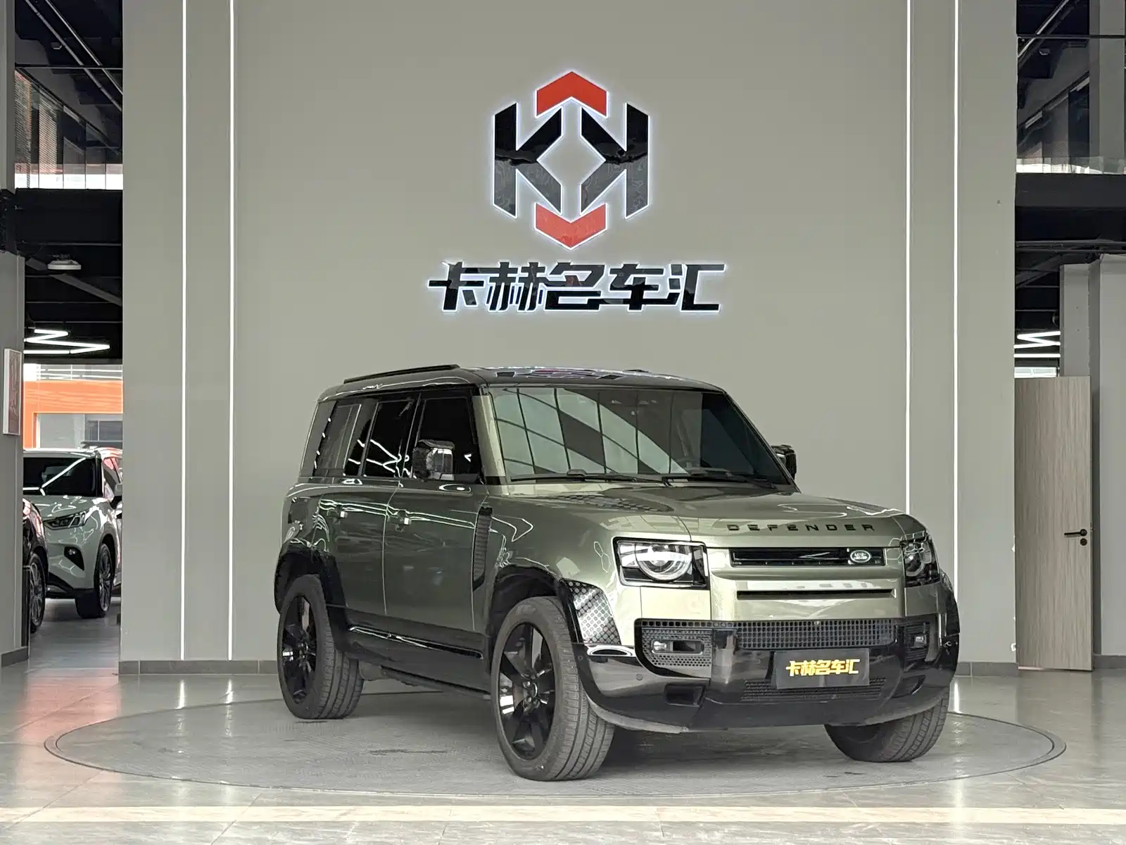 Фото 3 - Land Rover Defender