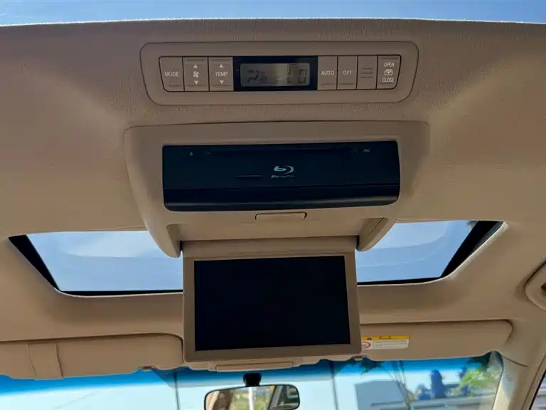 Toyota Previa 2016 2012 2.4L 7-Seater Luxury Edition