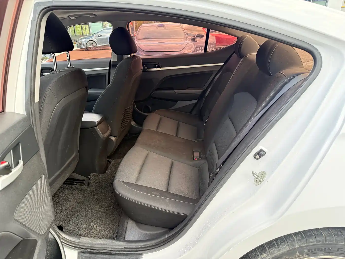 Hyundai Elantra 2016 Model 1.6L Automatic Smart Elite фото 8