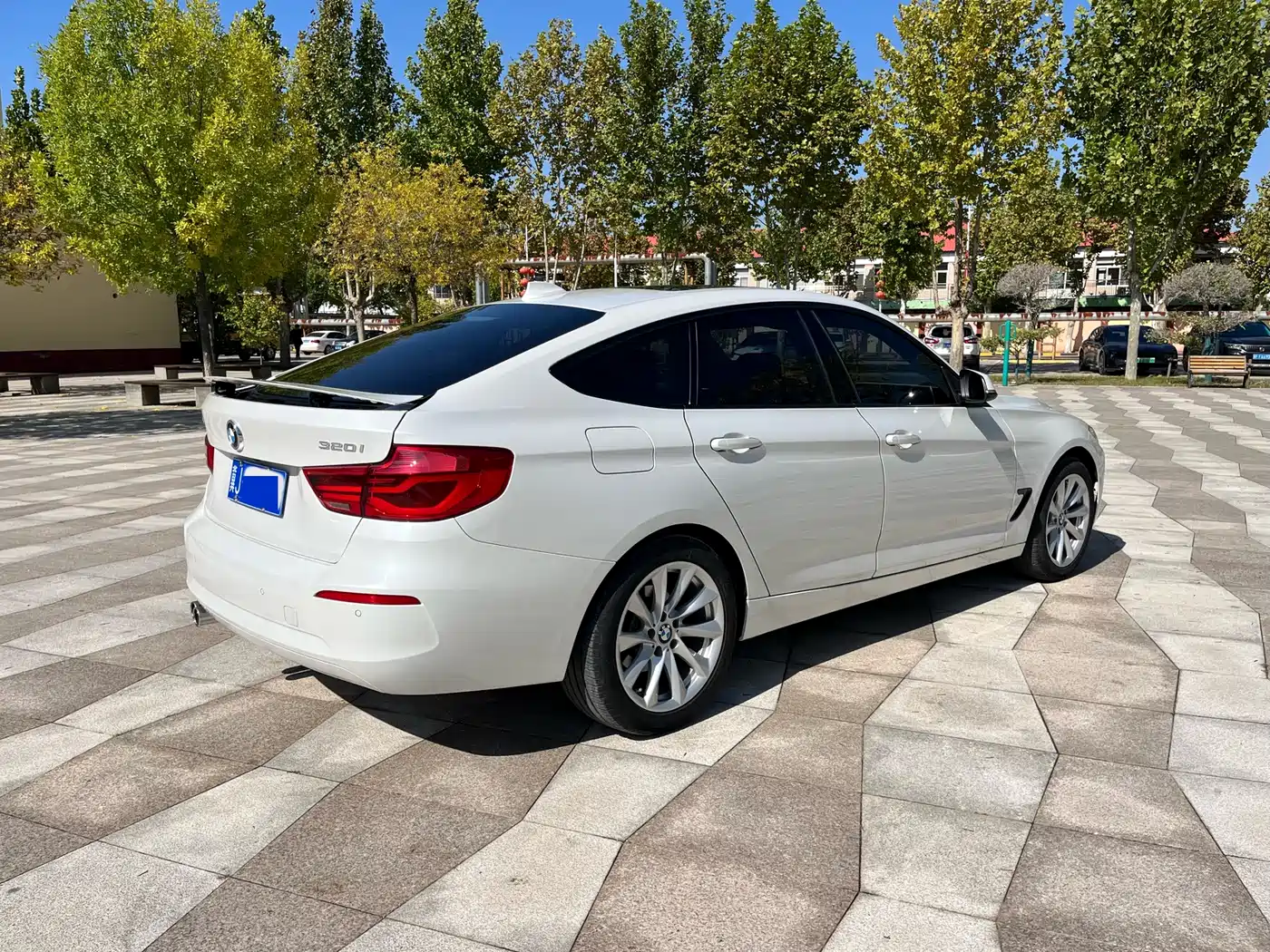 BMW 3 Series GT 2018 320i Fashion фото 5