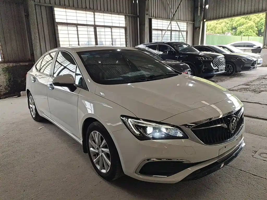 Buick Verano 2019 Sedan 15S Auto Leading фото 4