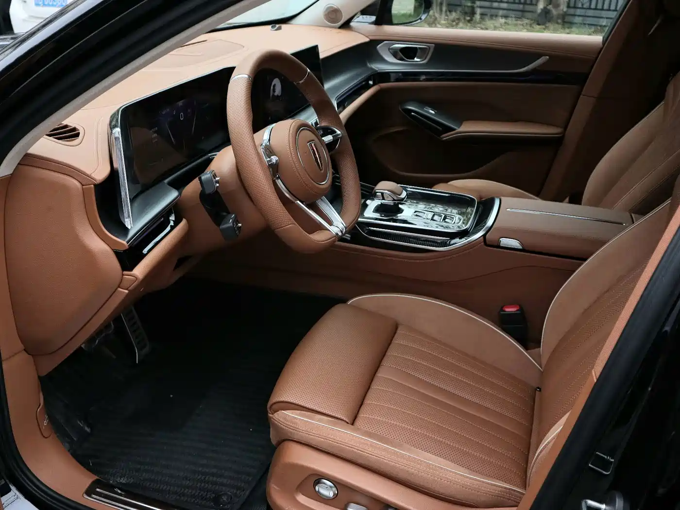 Hongqi H9 2025 2025 2.0T 2WD Qixiang Private Style Edition 5-seater