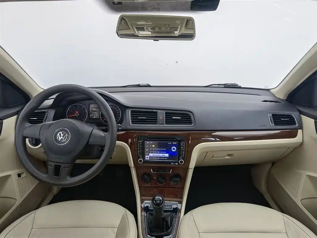 Volkswagen Lavida 2013 Facelift 1.4TSI Manual Comfort фото 5