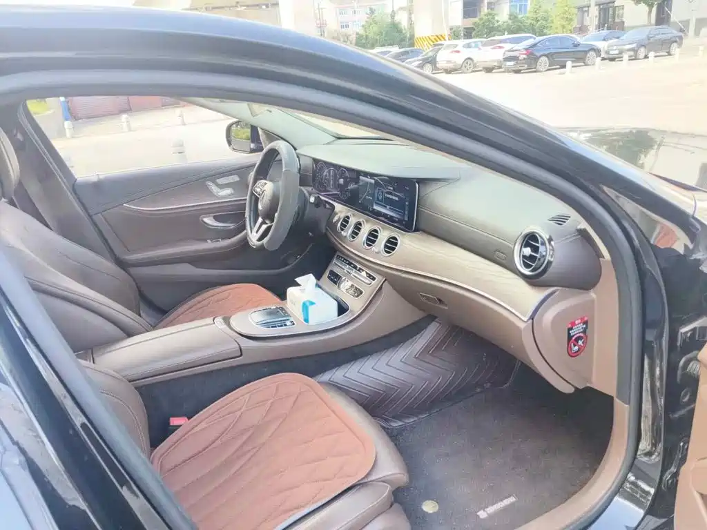 Mercedes-Benz E-Class, миниатюра 10