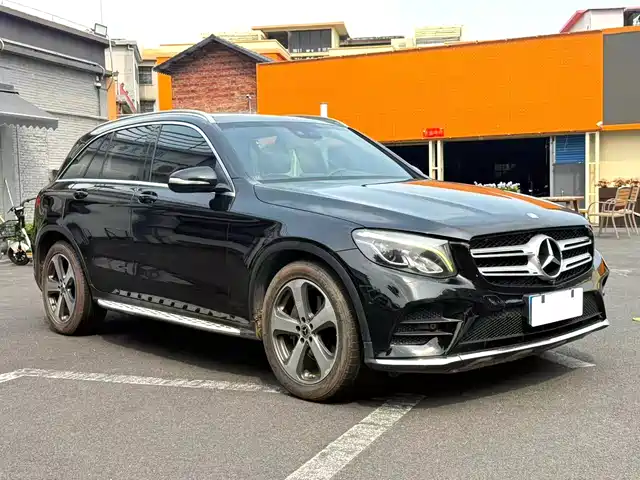 Mercedes-Benz GLC 2018 GLC 260 4MATIC Luxury — фото 3