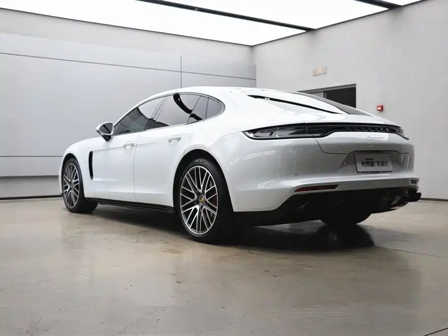 Porsche Panamera 2023 Panamera 2.9T Platinum Edition фото 26
