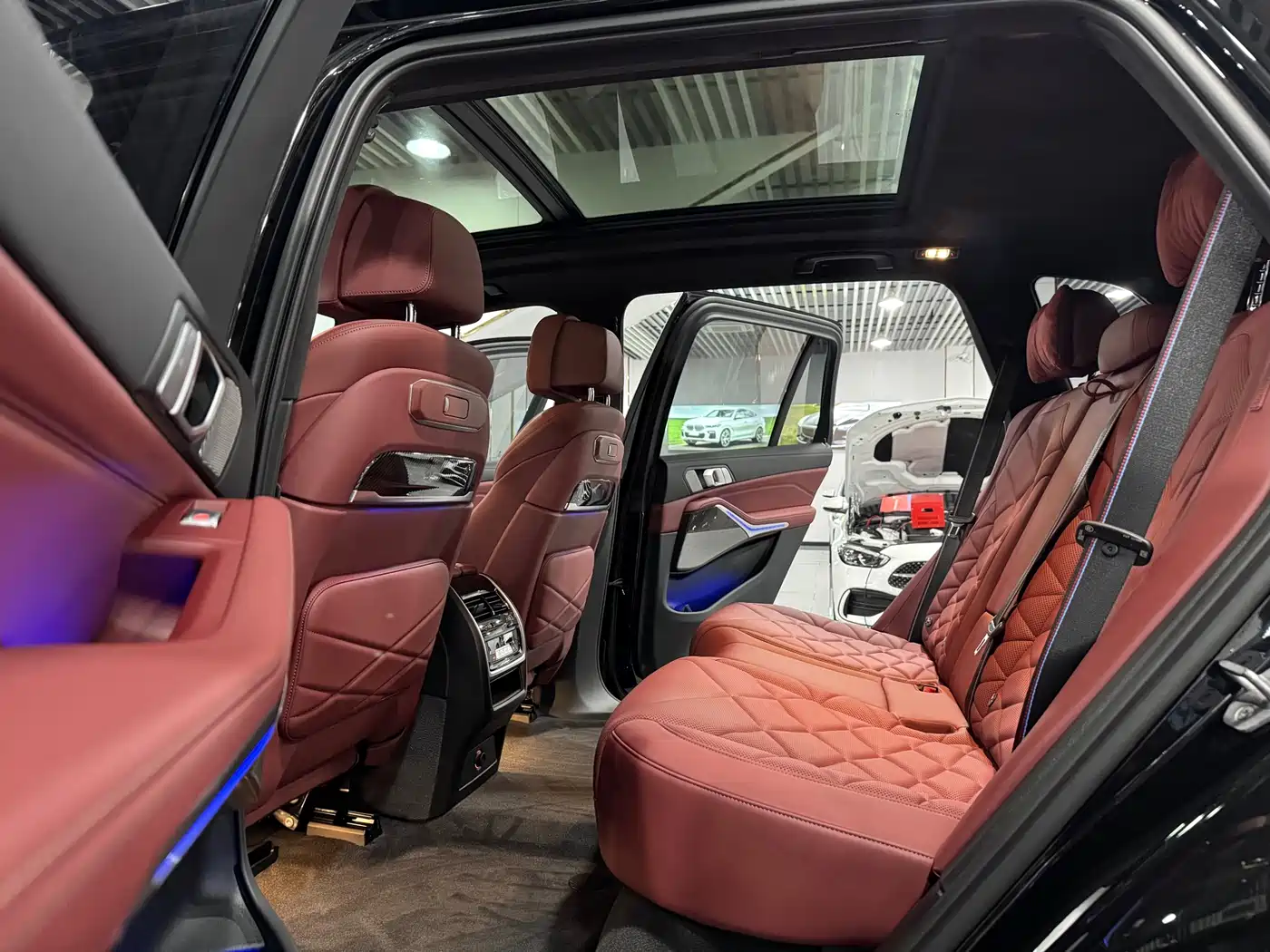BMW X5 2023 xDrive 40Li M Sport Black Night Package фото 5