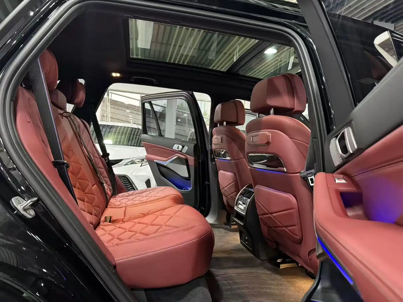 BMW X5 2023 xDrive 40Li M Sport Black Night Package фото 8