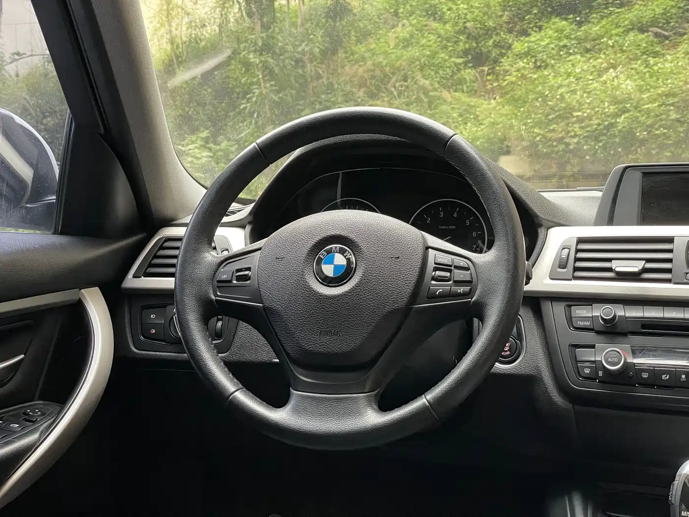 BMW 3 Series 2014 320Li Fashion фото 17