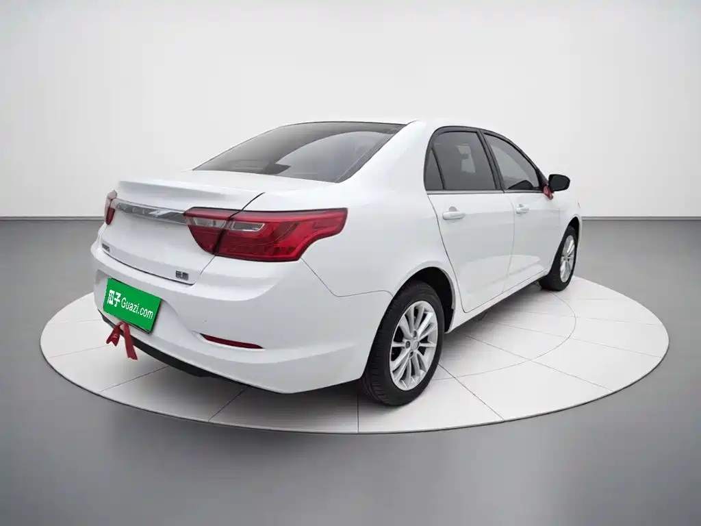 Фото 4 - Geely Vision