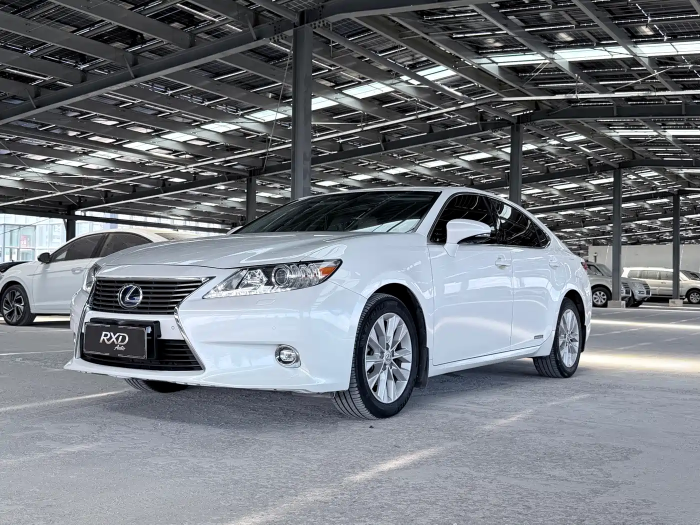 Фото 1 - Lexus ES