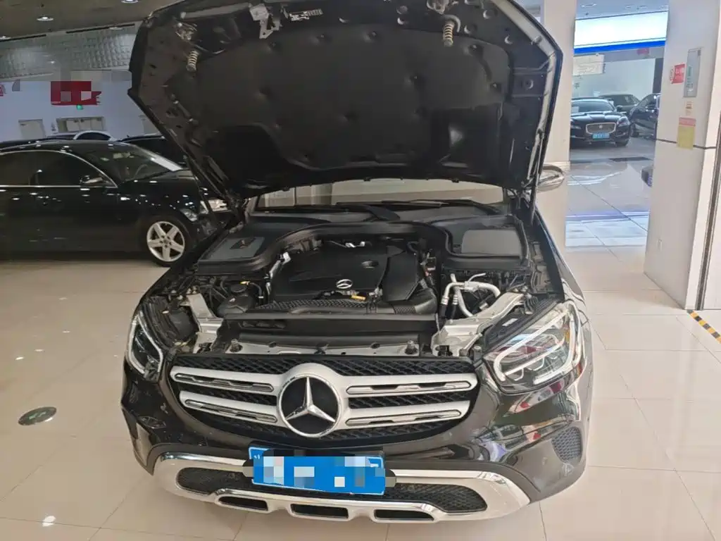 MERCEDES-BENZ GLC