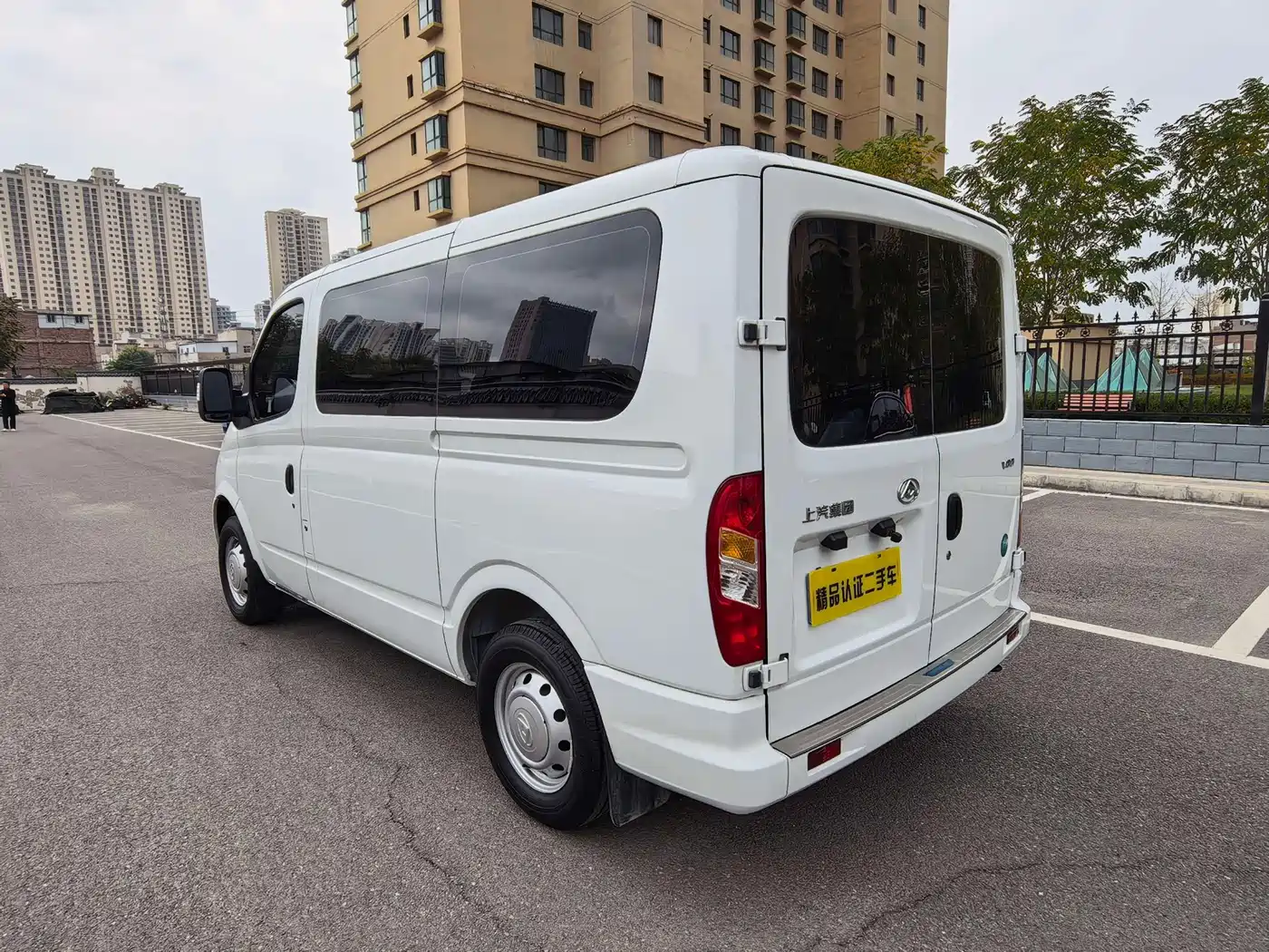Maxus Xintu V80 2025 2025 Value Edition City Delivery King 2.0T Manual Long Wheelbase Medium Roof 127Ps 3-seater