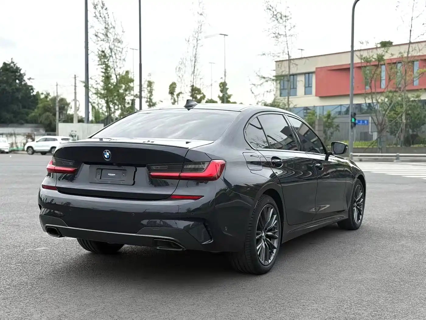 BMW 3 Series 2021 325Li M Sport Night Edition фото 9