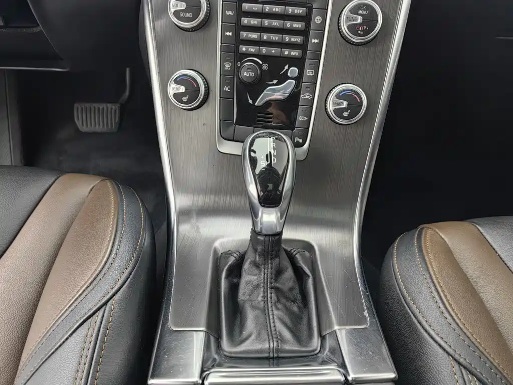 Фото 13 - Volvo XC60