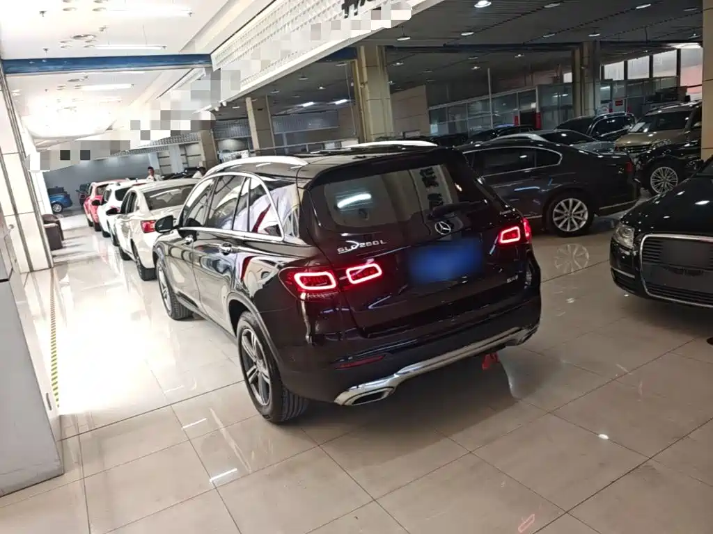 MERCEDES-BENZ GLC