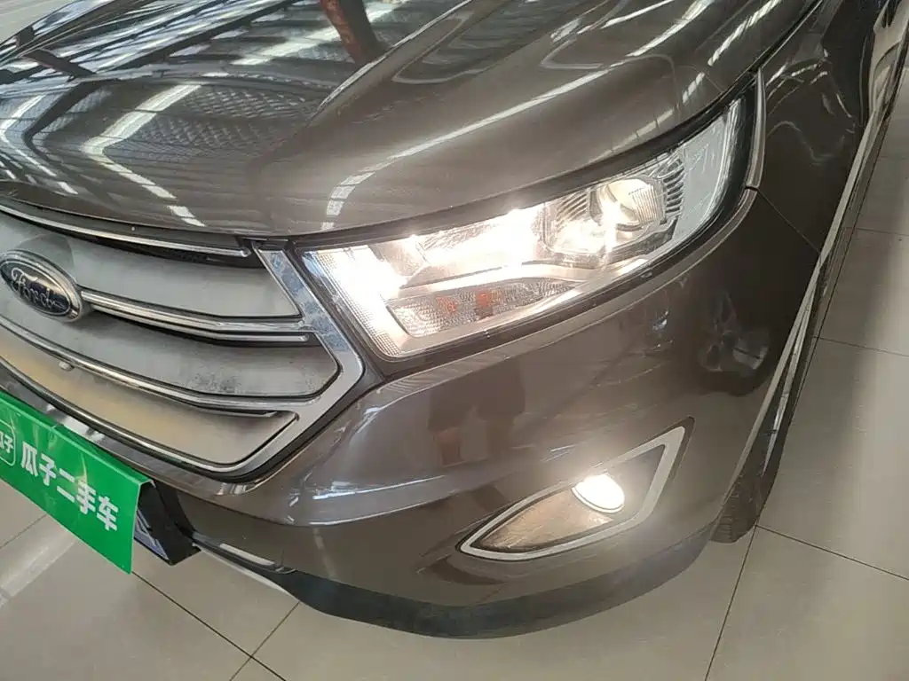 Фото 24 - Ford Edge