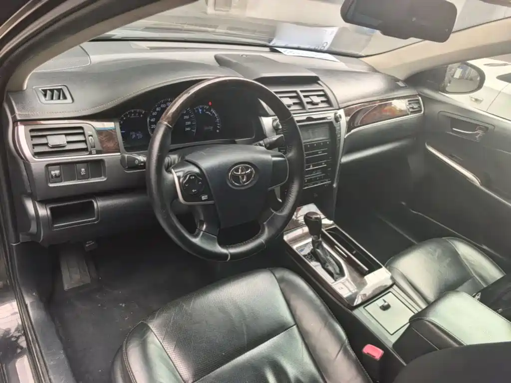 Toyota Camry 2017 2016 2.0G 10th Anniversary Leading Edition