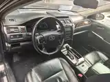 Фото 10 - Toyota Camry