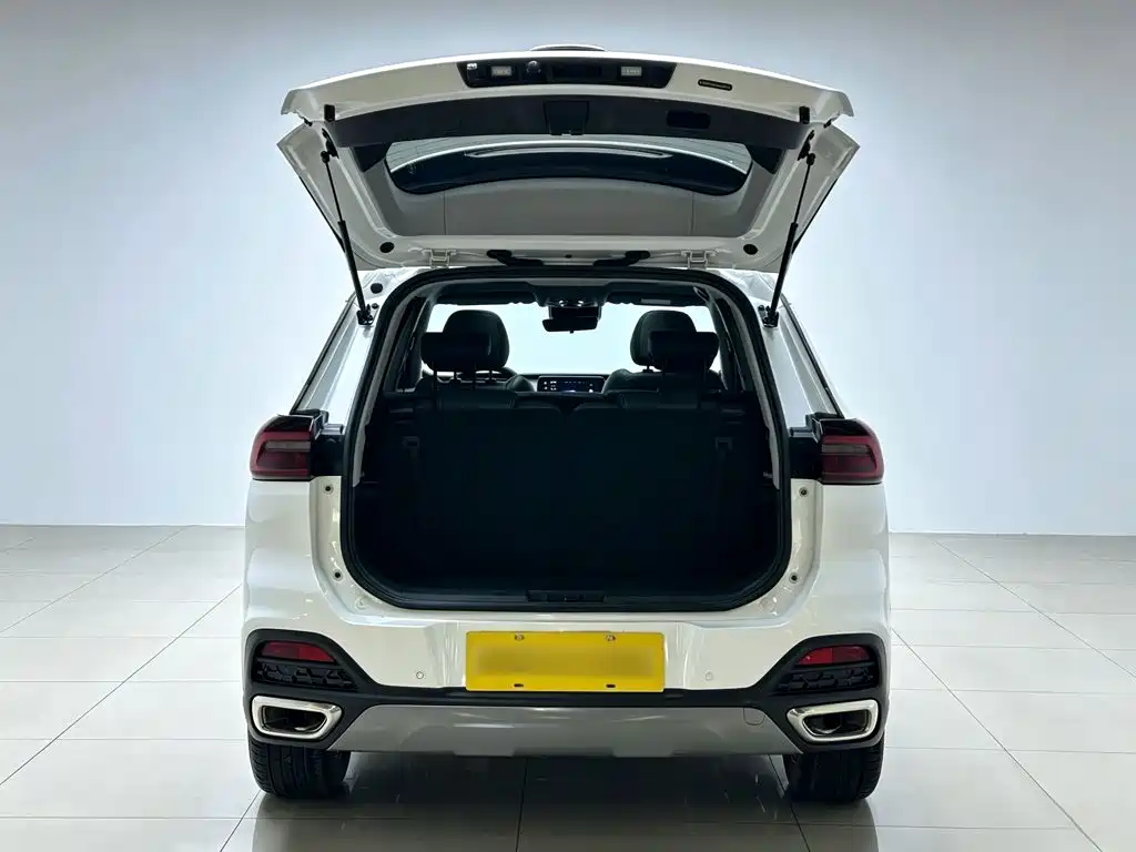Фото 19 - Geely Coolray