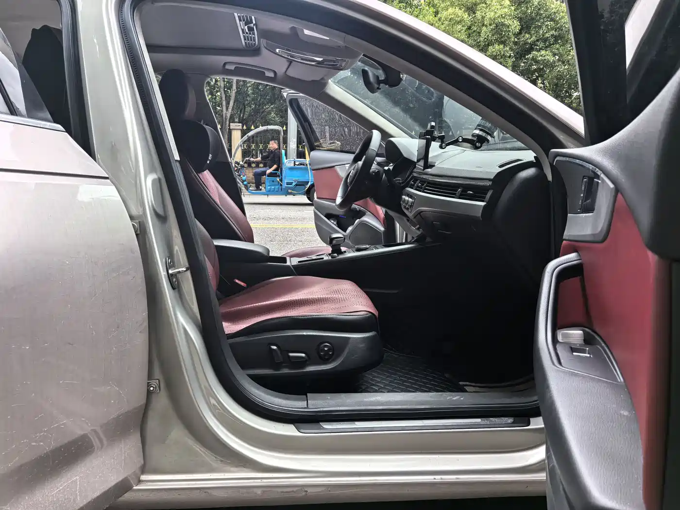 Фото 19 - Audi A4L