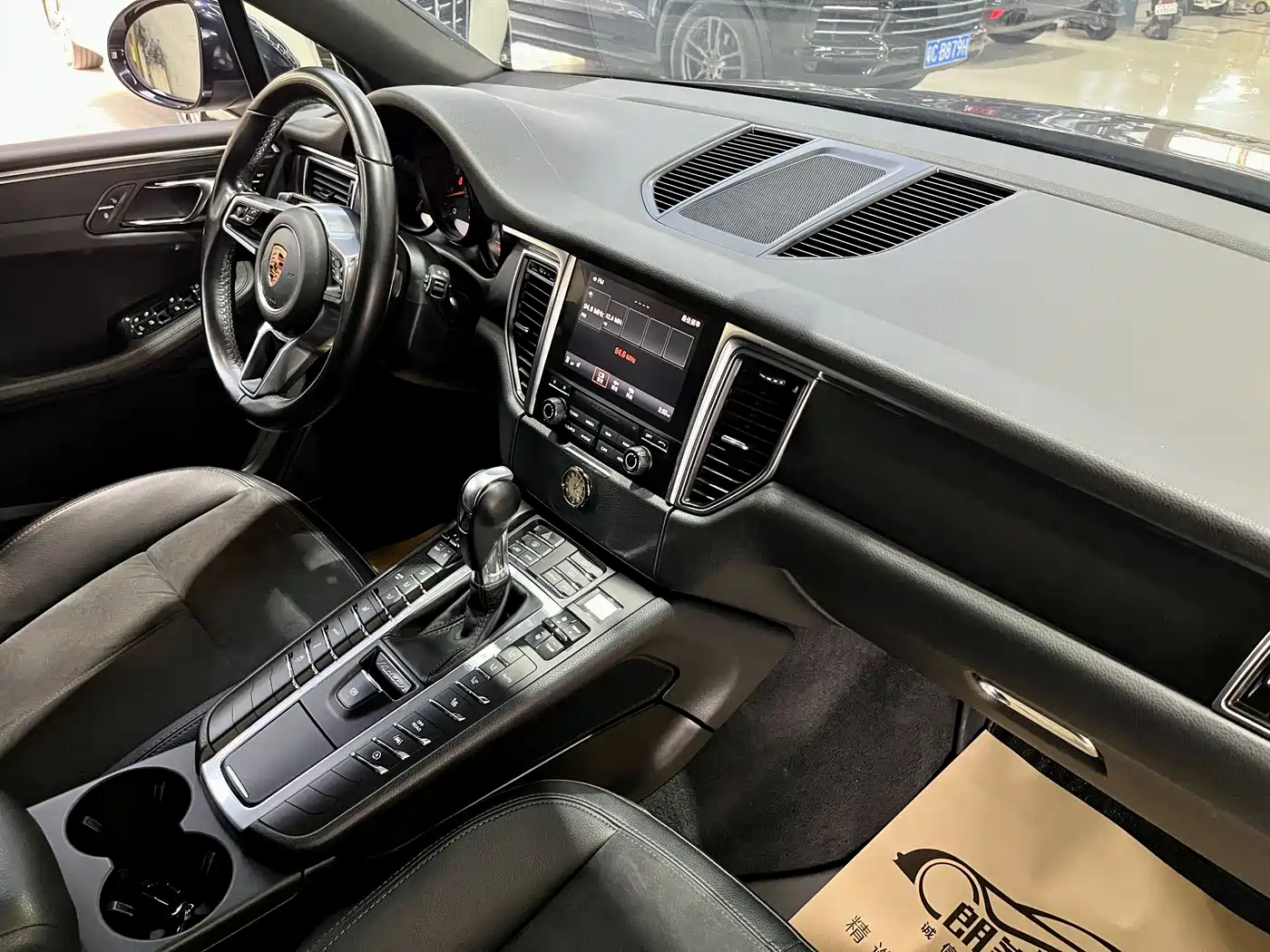 Porsche Macan 2018 Macan 2.0T фото 10