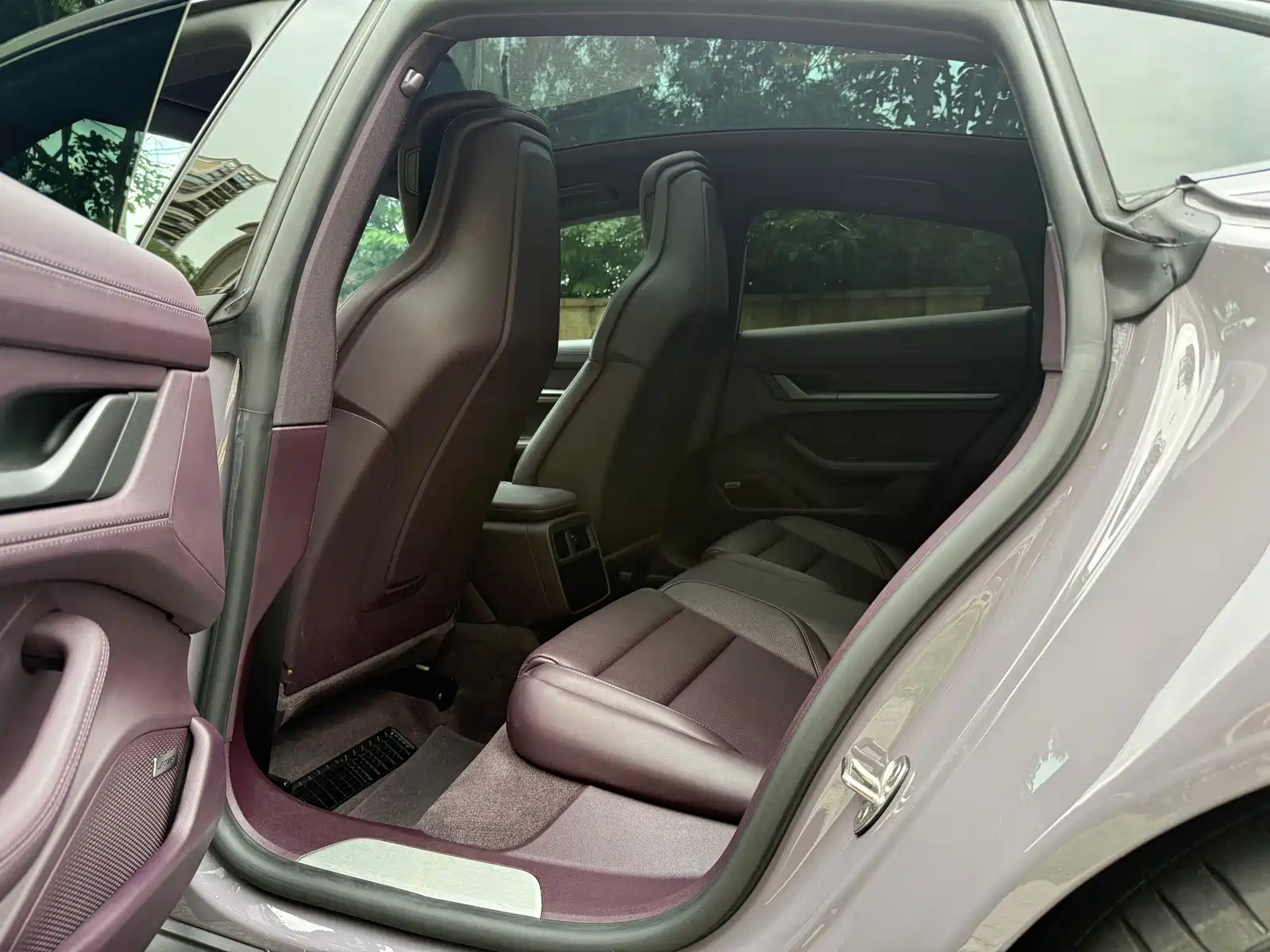صورة 20 - Porsche Taycan