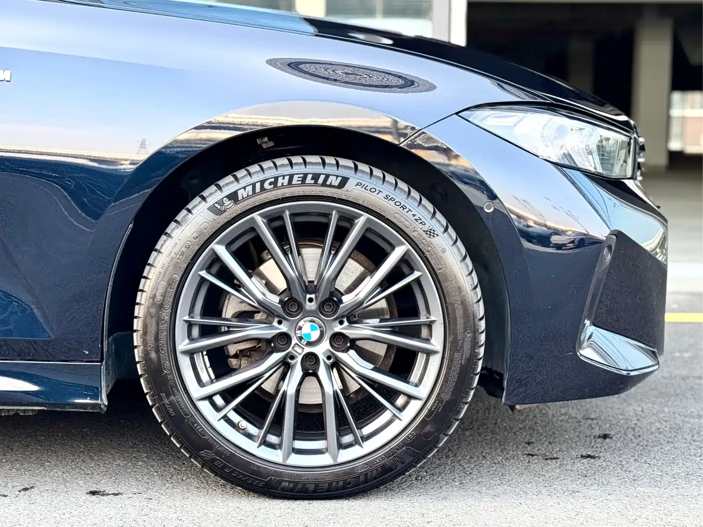 BMW 3 Series 2024 325Li M Sport Shadowline Package фото 18