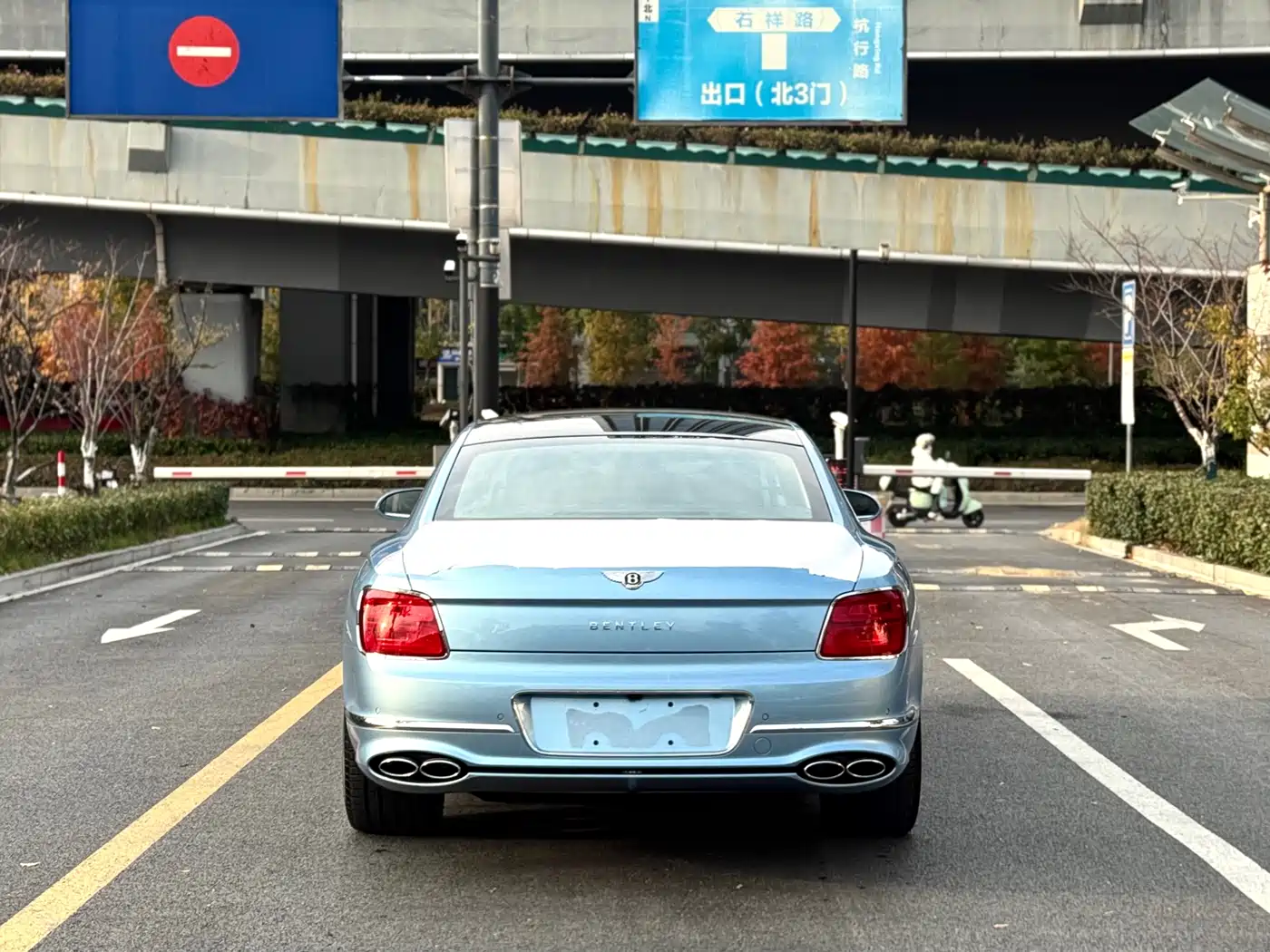 Bentley Flying Spur 2024 4.0T V8 Elegance Edition фото 7