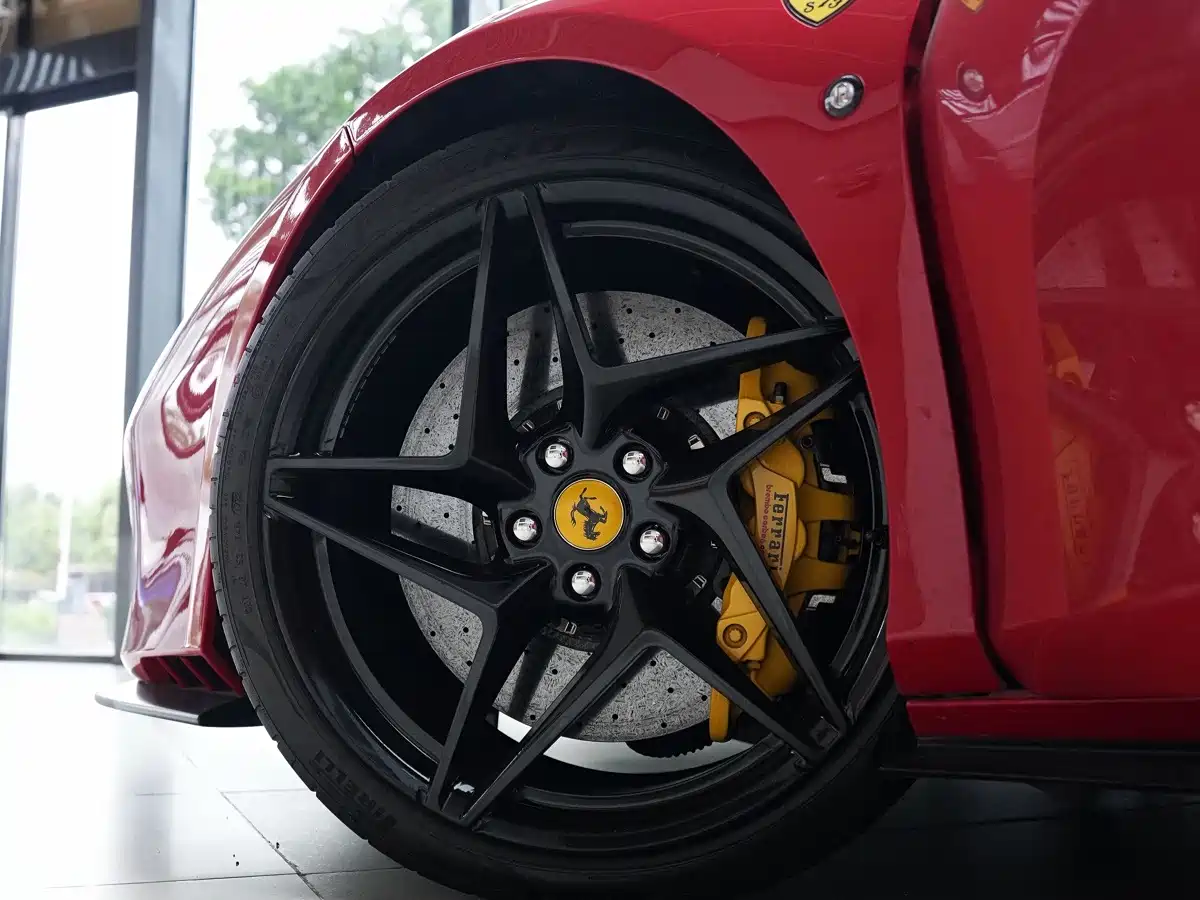 صورة 8 - Ferrari F8