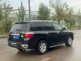 Photo 11 - Toyota Highlander