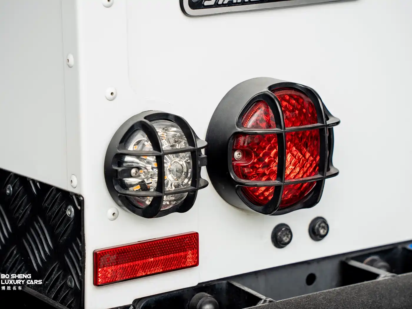 Land Rover Defender фото 39