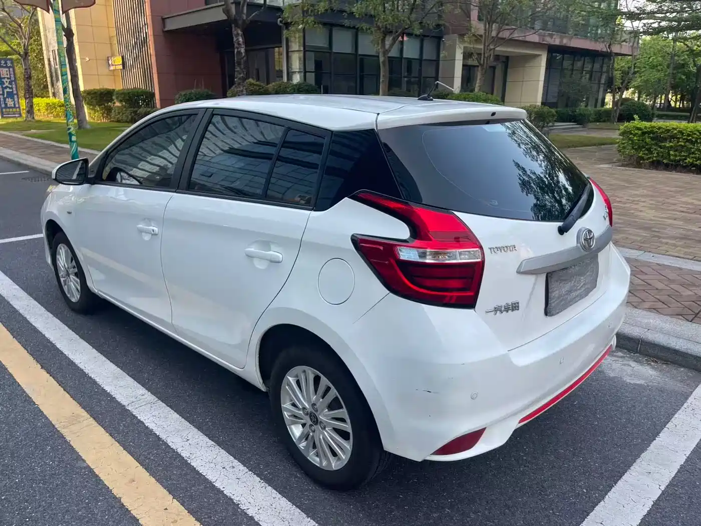Toyota Vios FS 2017 1.5L CVT Fengchi Edition фото 4