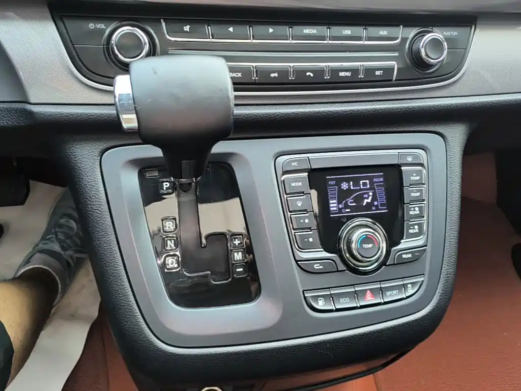 SAIC Maxus Maxus G10 2021 2019 Facelift PLUS 2.0T Automatic Elite Edition China VI
