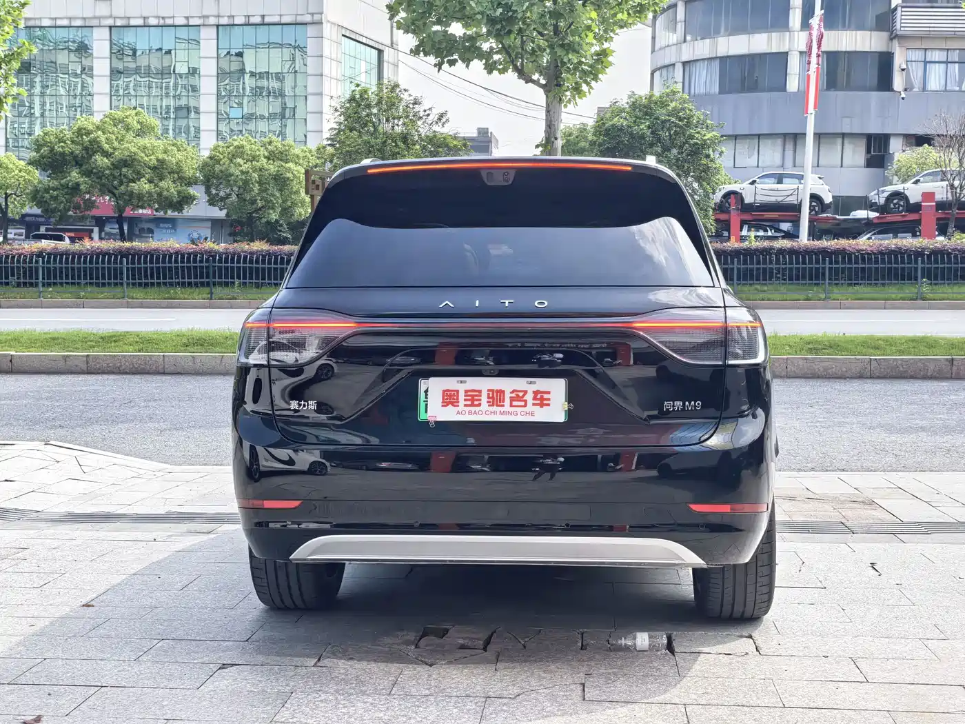 AITO Wenjie AITO M9 2025 Extended Range Ultra 52kWh 6-Seater фото 4