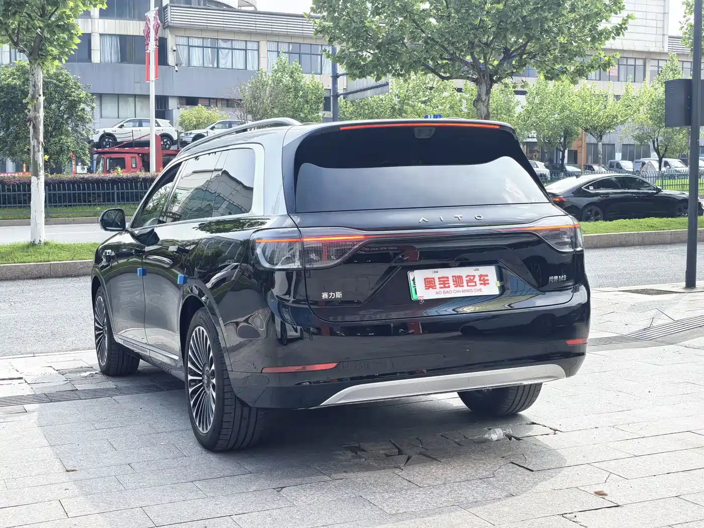 AITO Wenjie AITO M9 2025 Extended Range Ultra 52kWh 6-Seater фото 5