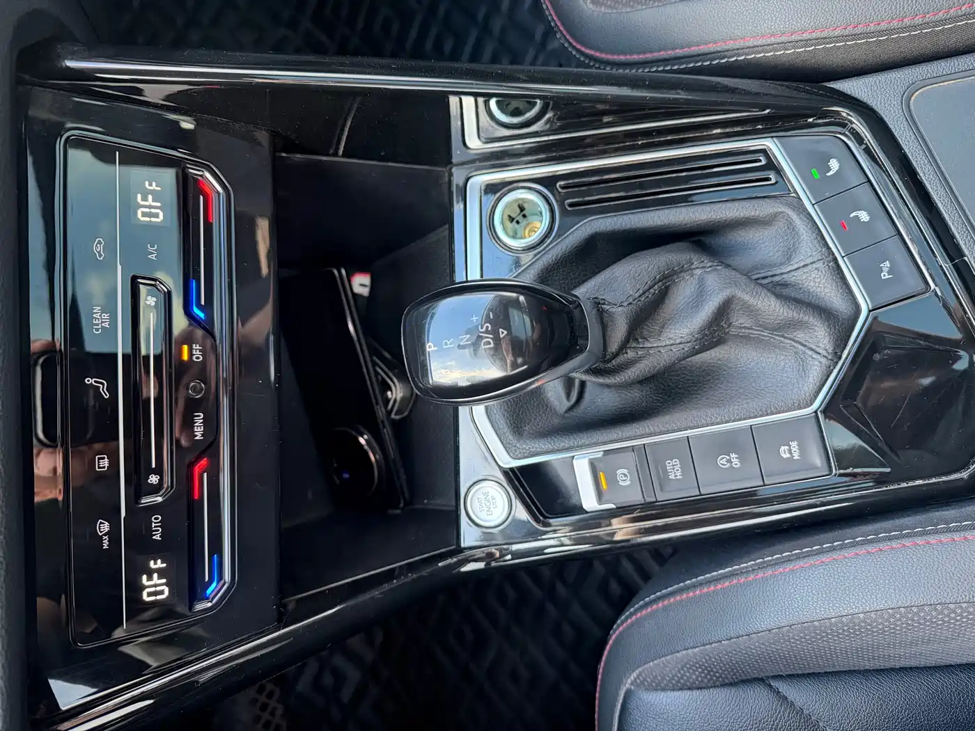 Volkswagen Tayron 2022 280TSI 2WD Luxury Smart Connect Edition фото 14