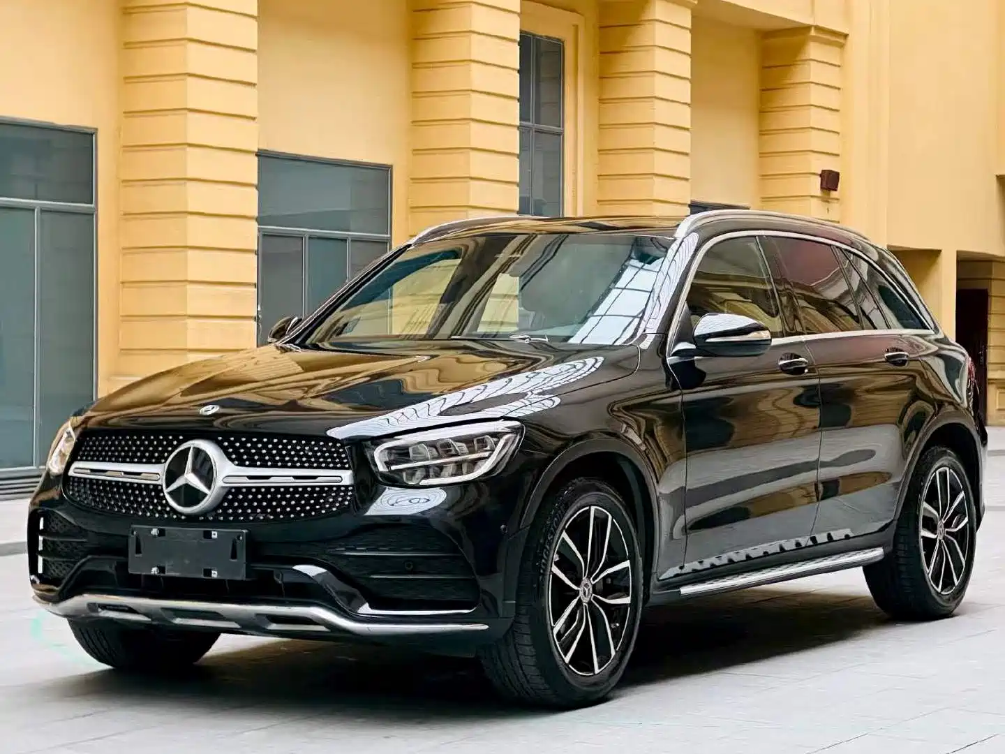 Фото 1 - Mercedes-Benz GLC