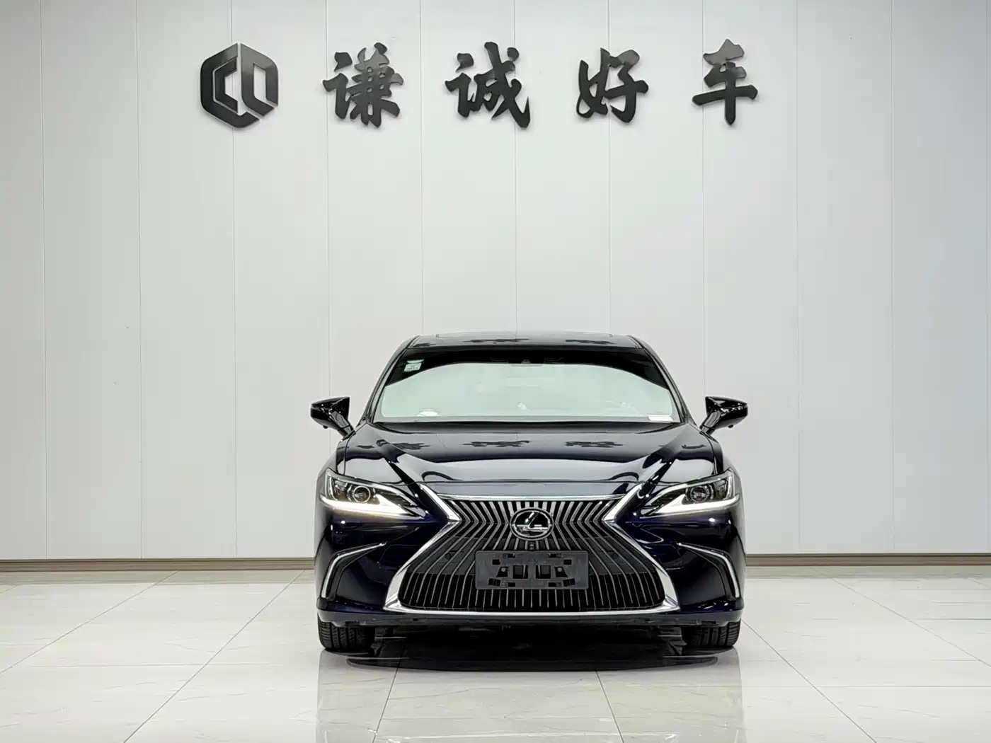 Lexus ES 2021 200 Excellence Edition фото 2